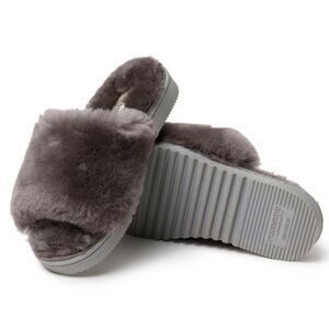 NWOB FIRESIDE by DEARFOAMS Cairns Cozy Grey Shearling Lounge Slides Slippers